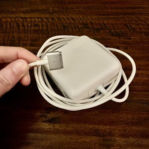 Apple 45W MagSafe 2 power Adapter
